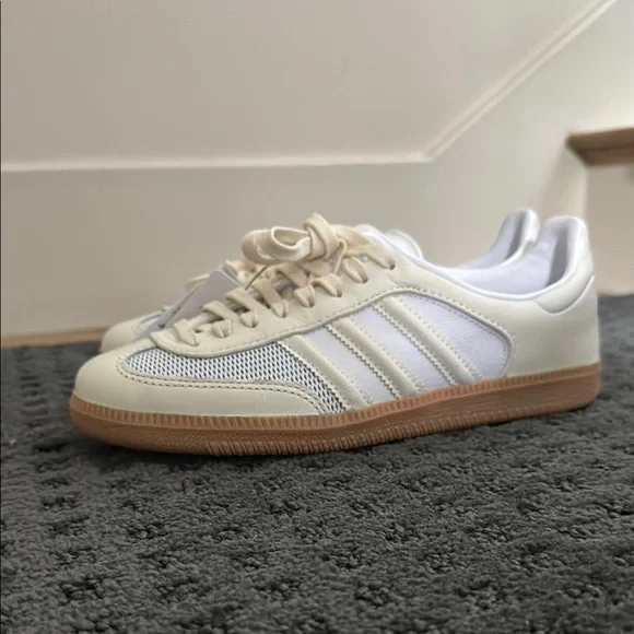 NWT Adidas Cream and White Casual Sneakers Samba  OG - Picture 2 of 6